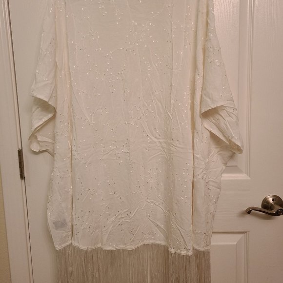 Torrid Bohemian Fringed Embroidered Kimono Off-white Plus Size 3 - Picture 7 of 8